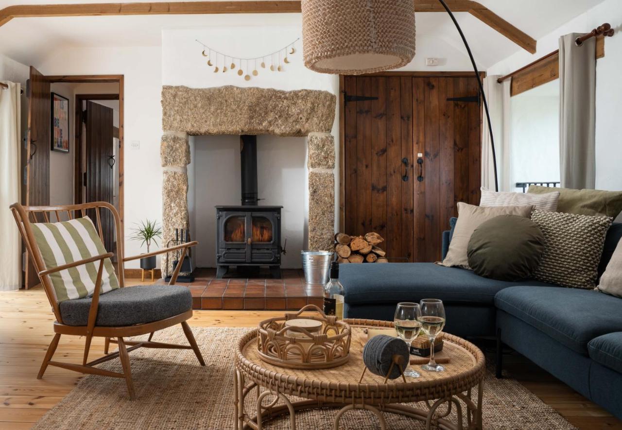 Porthcurno Barns, The Big Barn - Spacious & Cosy Cottage, Walk To Porthcurno Beach, Pedn Vouder & Minack Theatre * Penzance