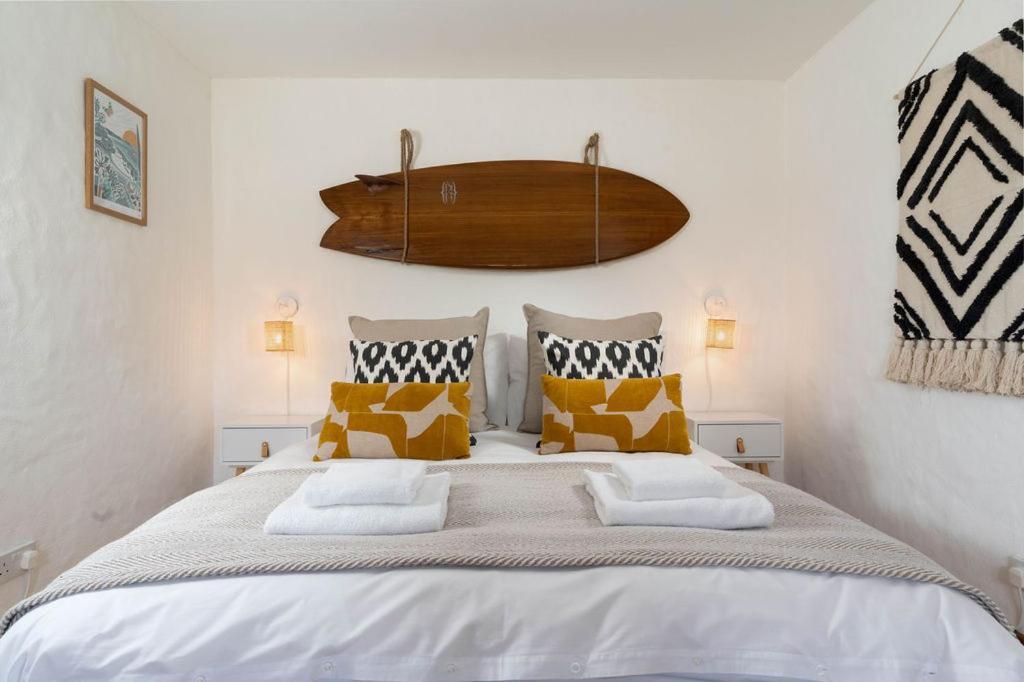 Porthcurno Barns, The Big Barn - Spacious & Cosy Cottage, Walk To Porthcurno Beach, Pedn Vouder & Minack Theatre Holiday home