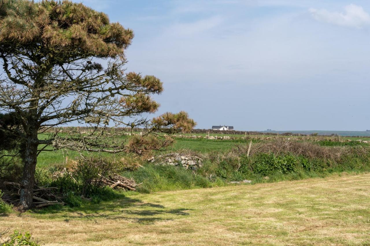 Porthcurno Barns, The Big Barn - Spacious & Cosy Cottage, Walk To Porthcurno Beach, Pedn Vouder & Minack Theatre Holiday home