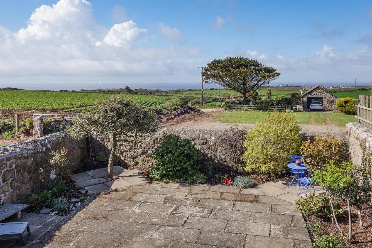 Holiday home Porthcurno Barns, The Big Barn - Spacious & Cosy Cottage, Walk To Porthcurno Beach, Pedn Vouder & Minack Theatre