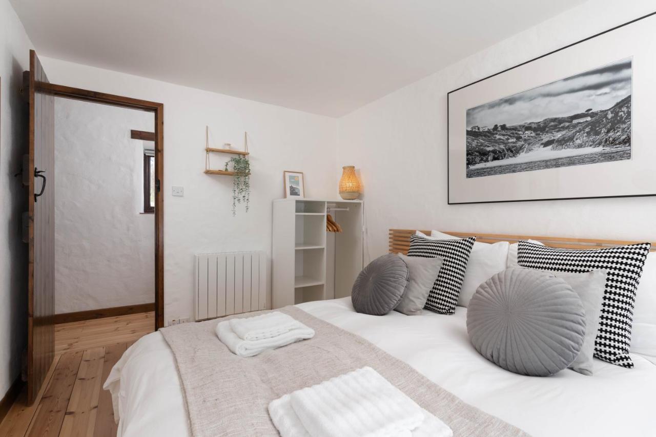 Holiday home Porthcurno Barns, The Big Barn - Spacious & Cosy Cottage, Walk To Porthcurno Beach, Pedn Vouder & Minack Theatre *
